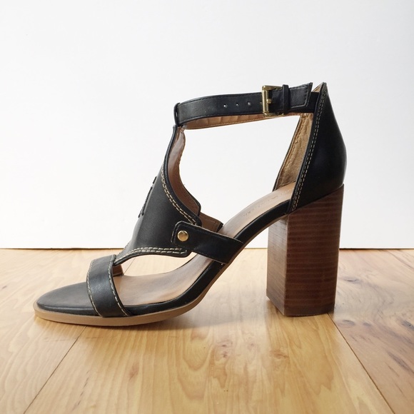 Tommy Hilfiger Shoes - Tommy Hilfiger Signature Stacked Heel Sandal Sz 10